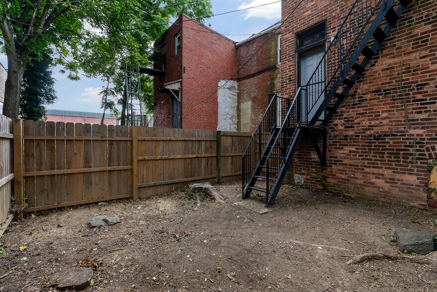 More Photos Of 4710 Liberty Heights Ave, Baltimore General Retail For Sale