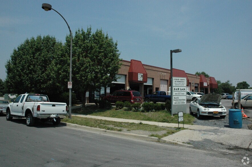 More Photos Of 10001 Lewis Dr, Damascus Warehouse For Sale