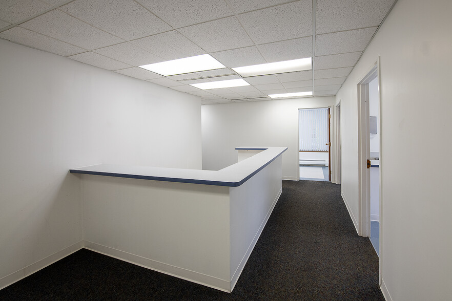 More Photos Of 6701 Rockside Rd, Independence Medical For Lease