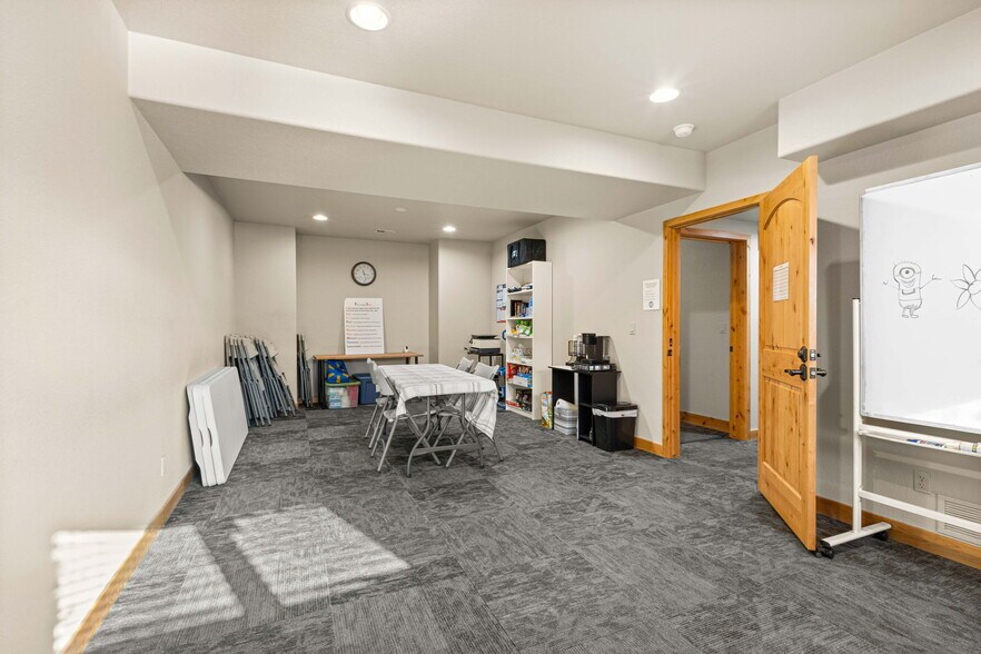 More Photos Of 70 Morning Sun Dr, Woodland Park Loft Creative Space For Sale