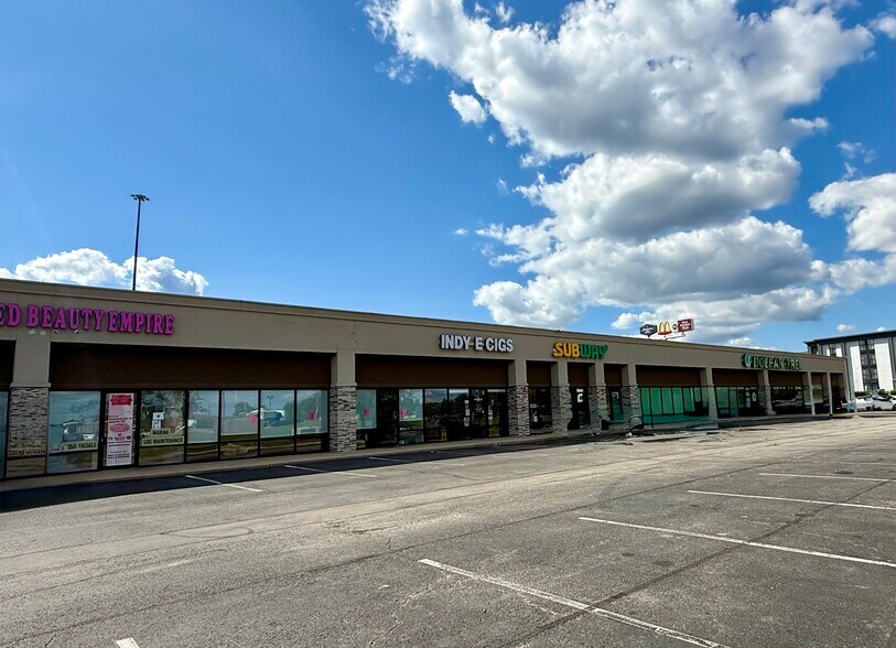More Photos Of 7102-7134 Woodland Dr, Indianapolis Storefront For Lease