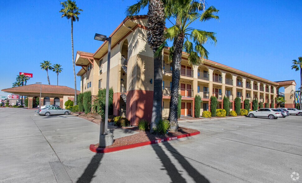 More Photos Of 1415 E Yosemite Ave, Manteca Hotel For Lease