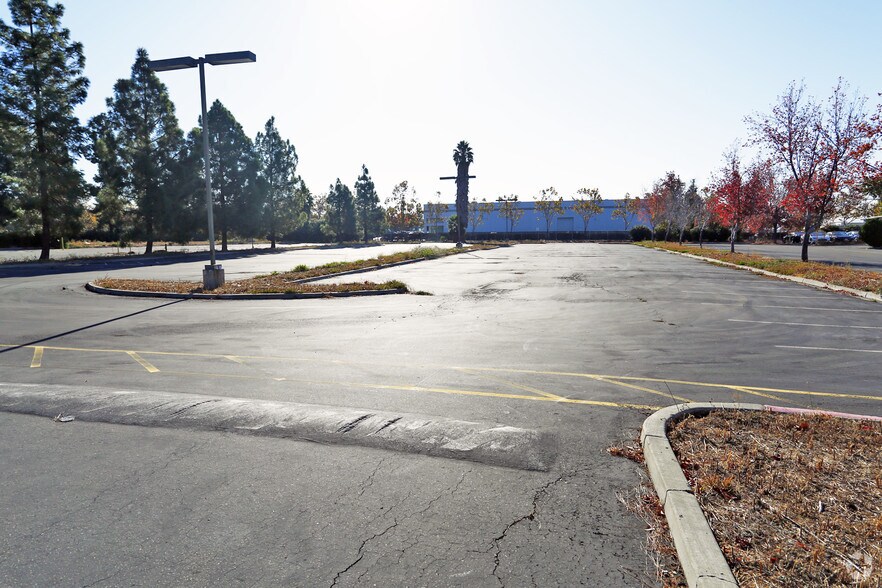 More Photos Of 300 Whitney Plz, Fremont Land For Sale