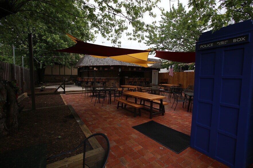 More Photos Of 136 Darrows Ln, Cresaptown Restaurant For Sale