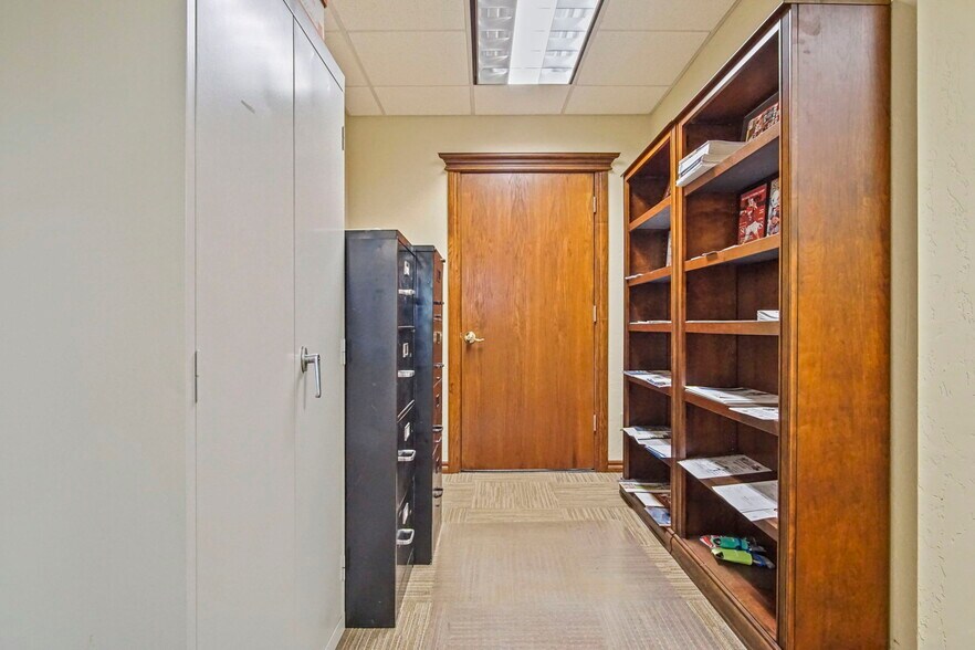 More Photos Of 1006 24th Ave NW, Norman Office For Sale