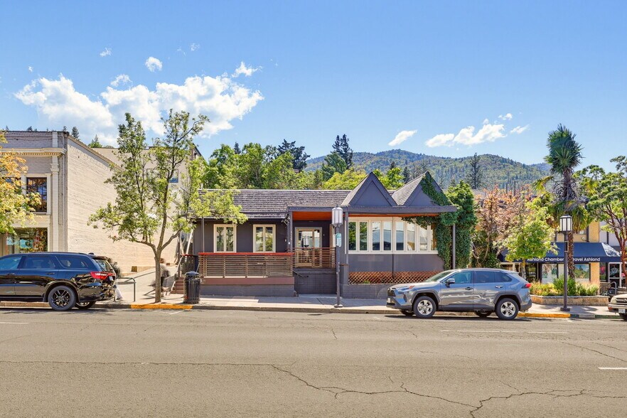 More Photos Of 120 E Main St, Ashland Freestanding For Sale