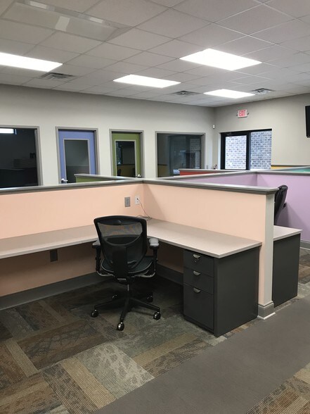 More Photos Of 947 E Main St, Lexington Office For Lease