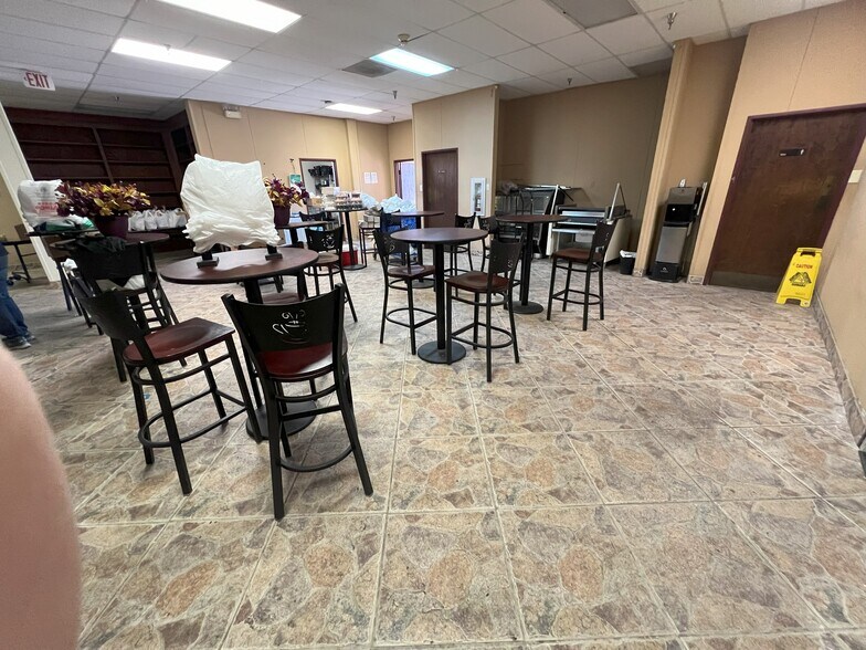 More Photos Of 4702 Saturn Rd, Garland Office For Lease