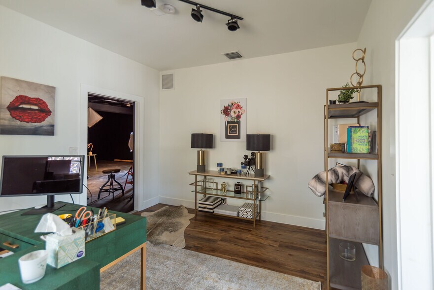 More Photos Of 1100 NE 5th Ter, Fort Lauderdale Storefront Retail Office For Lease