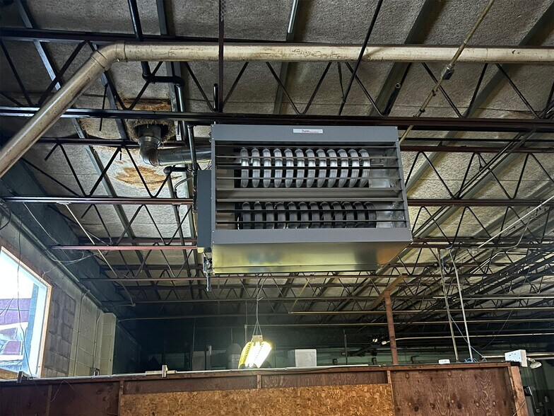 More Photos Of 1040 W 12th St, Erie Manufacturing For Sale