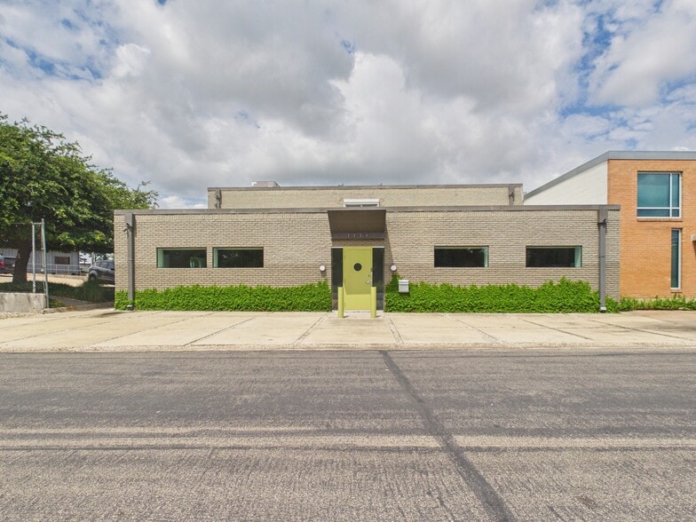 Primary Photo Of 1111 Lagoon Dr, Dallas Office For Sale