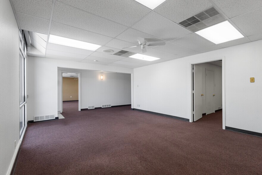 More Photos Of 421 S Beckham Ave, Tyler Medical For Lease
