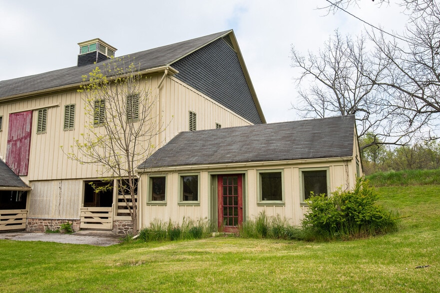 More Photos Of 1207 Flohrs Church Rd, Biglerville Hospitality For Sale
