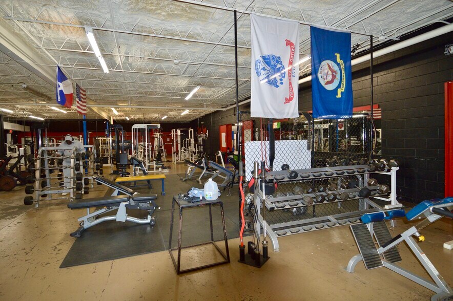 More Photos Of 1300 S Bolton St, Jacksonville Warehouse For Sale