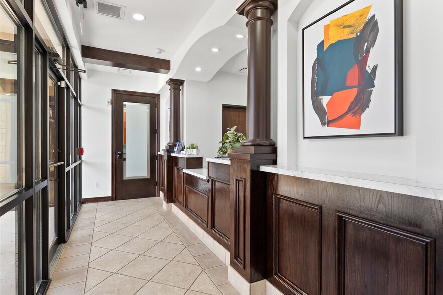 More Photos Of 19701 Kingwood Dr, Kingwood Office For Sale