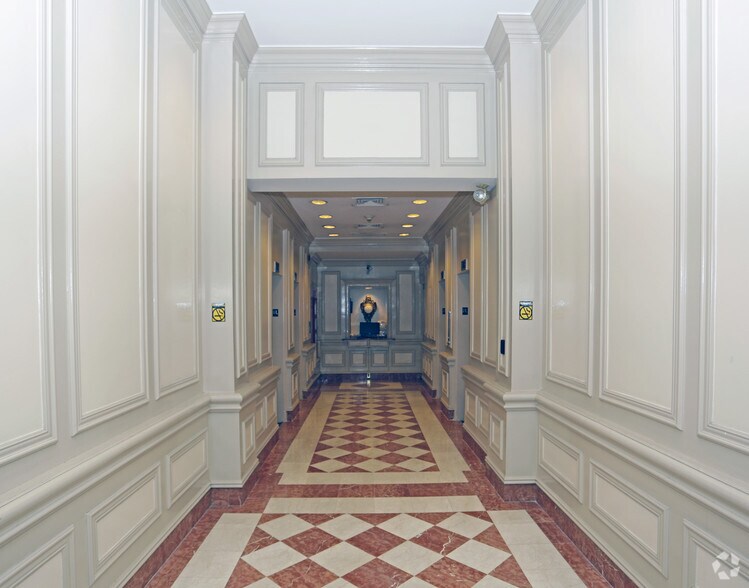 More Photos Of 509 Madison Ave, New York Office For Lease