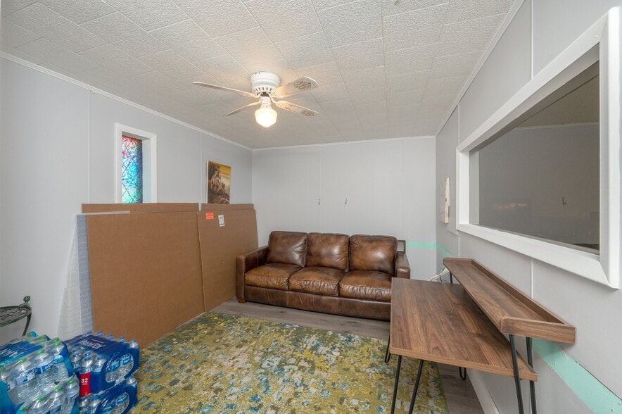 More Photos Of 17457 US-331, Freeport Specialty For Sale