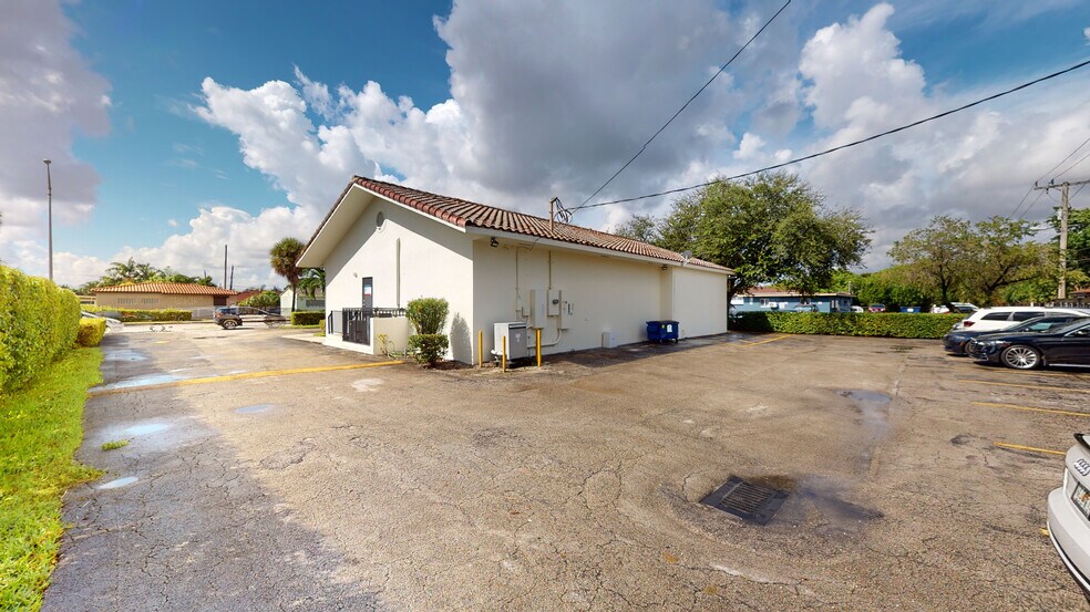 More Photos Of 235 W 49th St, Hialeah Medical For Sale