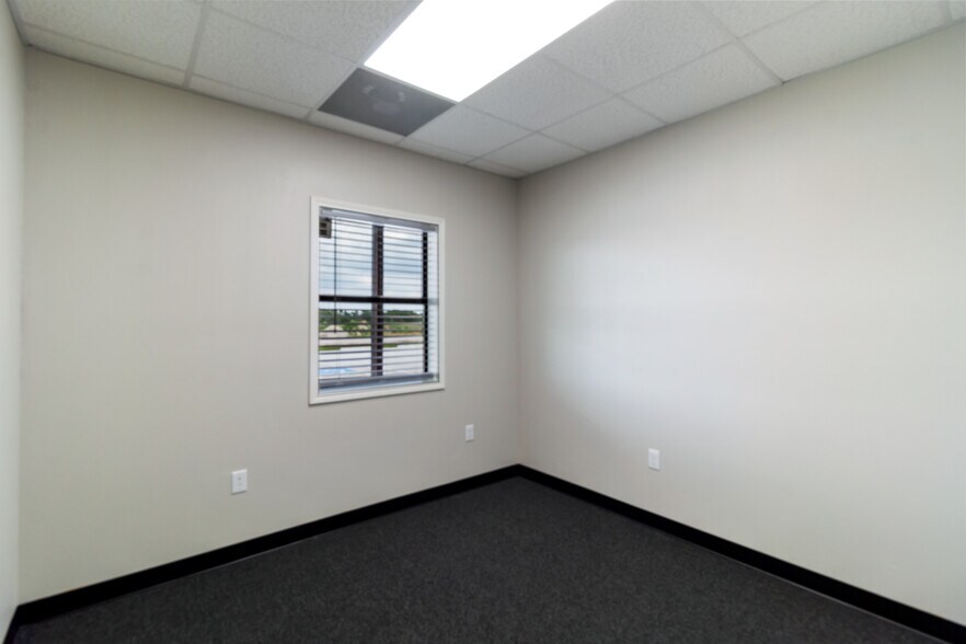 More Photos Of 4025 King Air Dr, Wixon Valley Industrial For Sale