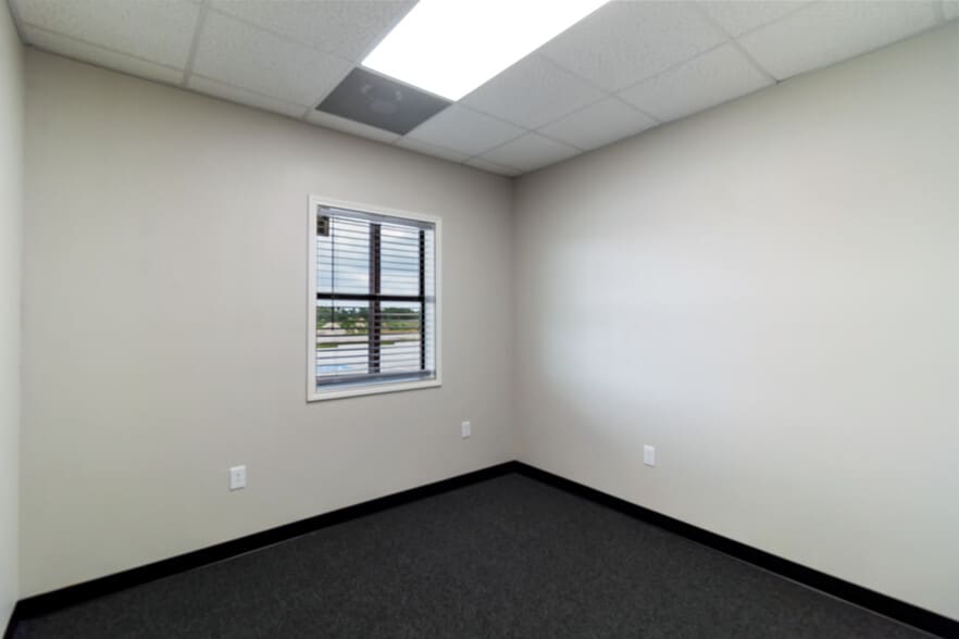 More Photos Of 4025 King Air Dr, Wixon Valley Industrial For Sale