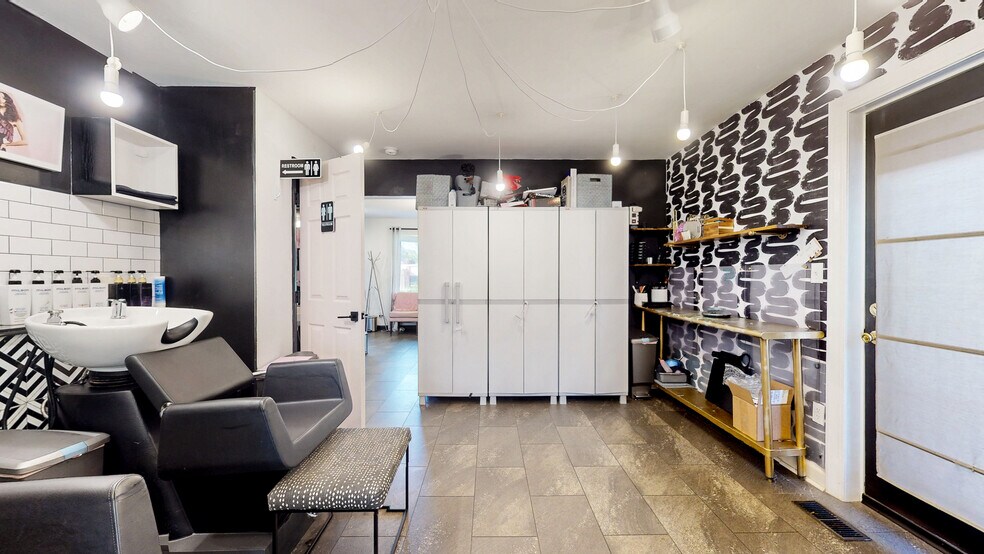 More Photos Of 143 Chenoweth Ln, Louisville Freestanding For Lease