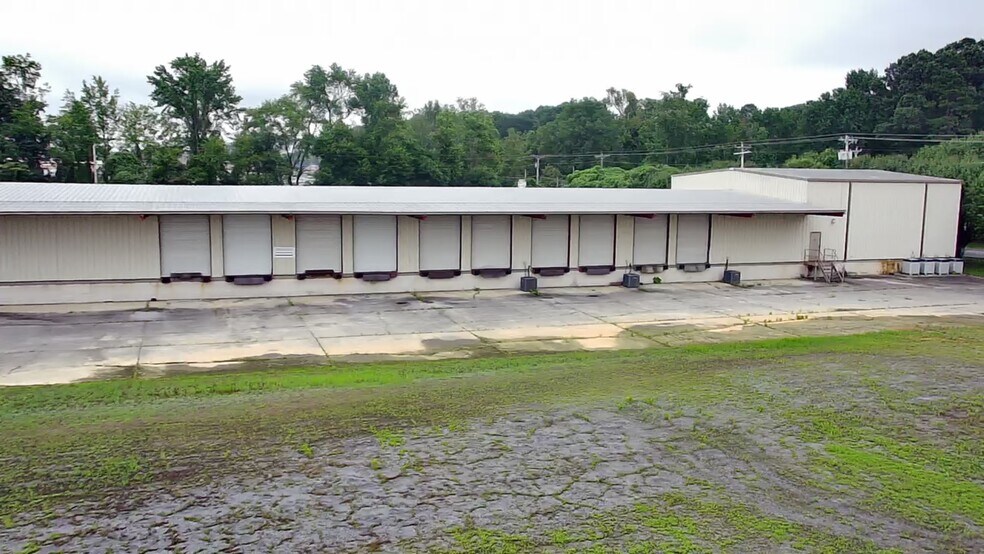 More Photos Of 325 Lovers Lane Rd SE, Calhoun Truck Terminal For Lease