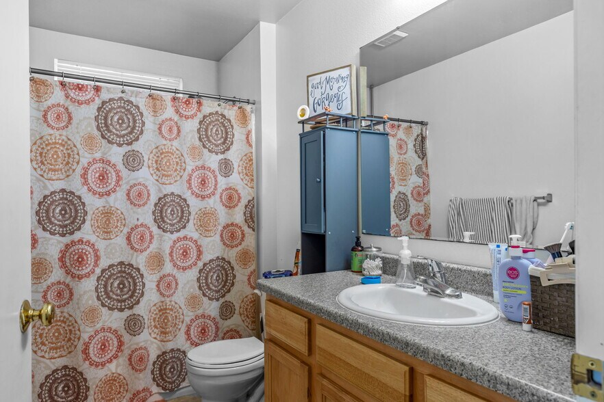 More Photos Of 1805 E Overland Rd, Meridian Apartments For Sale