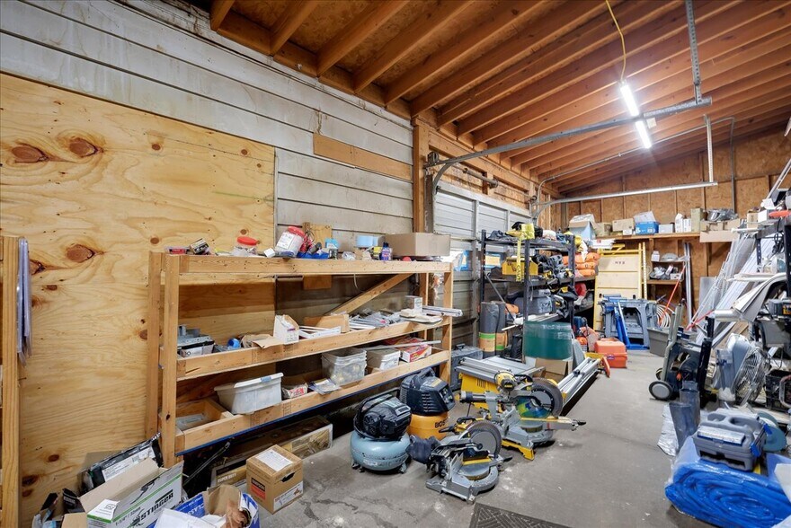 More Photos Of 1518 Petunia Ave, Louisville Warehouse For Sale