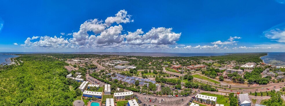 More Photos Of 913 Gulf Breeze Pky, Gulf Breeze General Retail For Sale