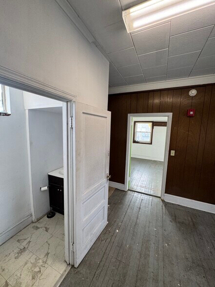 More Photos Of 611 Dutchess Tpke, Poughkeepsie Freestanding For Lease