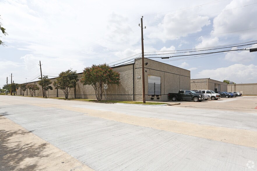 More Photos Of 1401-1403 T I Blvd, Richardson Light Distribution For Lease