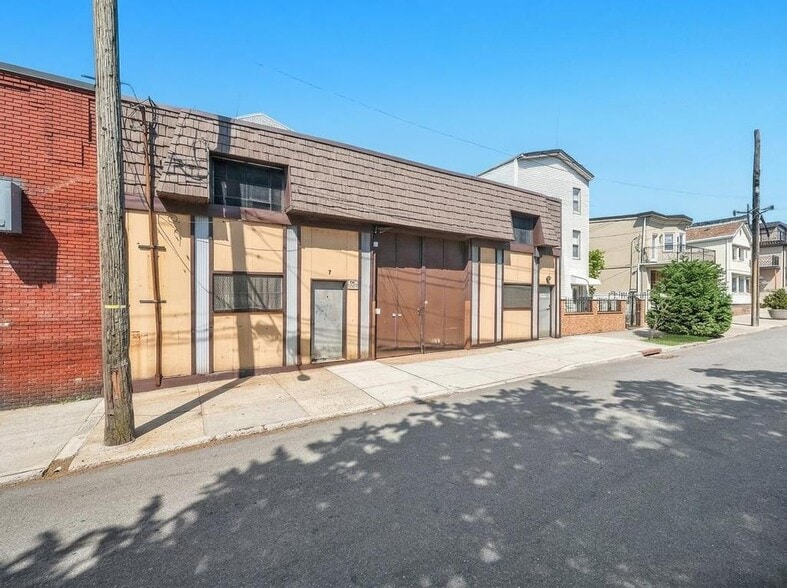 Primary Photo Of 1424 118th St, College Point Warehouse For Sale