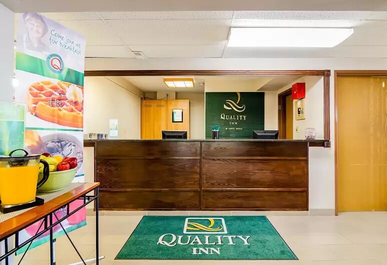 More Photos Of 730 E Jennifer Ln, Sidney Hotel For Sale