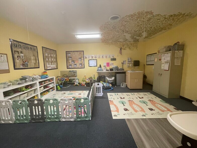 More Photos Of 3202 12th Avenue Rd, Nampa Light Distribution For Sale