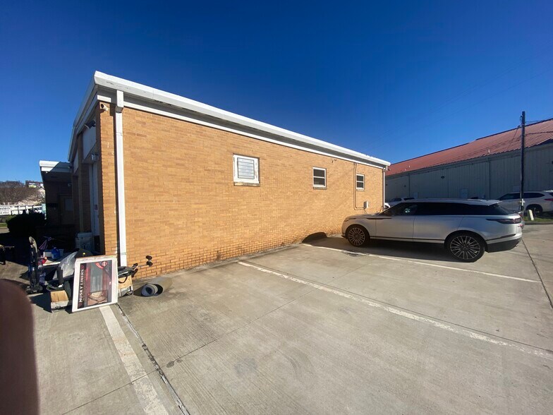 More Photos Of 2800 Northside Dr, Bossier City Flex For Lease