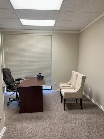 More Photos Of 901 N Mallard St, Palestine Medical For Sale