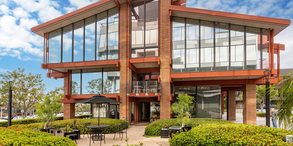 More Photos Of 250 Newport Center Dr, Newport Beach Medical For Lease