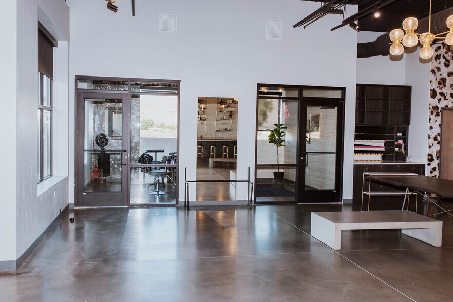 More Photos Of 1374 American Way, Payson Showroom For Sale