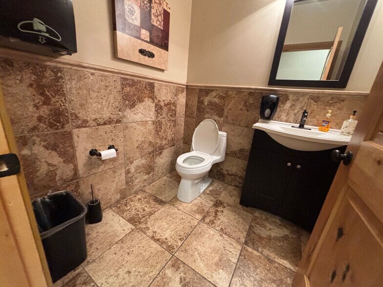 More Photos Of 2220 S Burleson Blvd, Burleson Warehouse For Sale