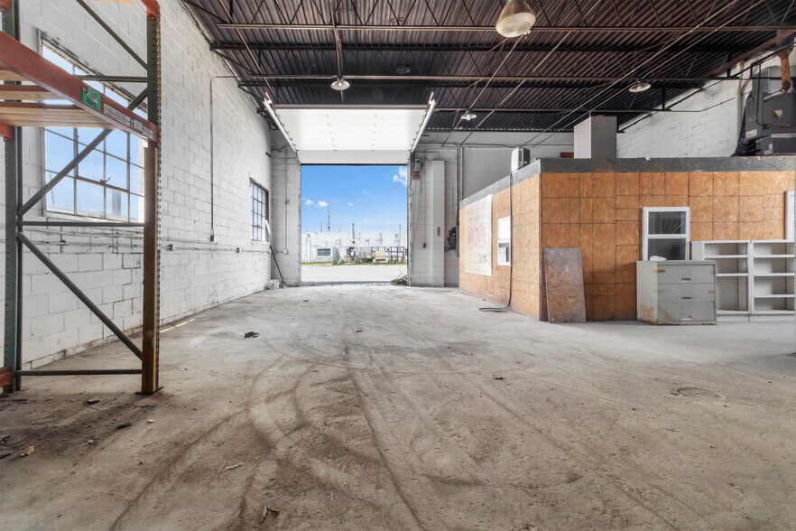 More Photos Of 1306 Bedford St, Indianapolis Warehouse For Sale