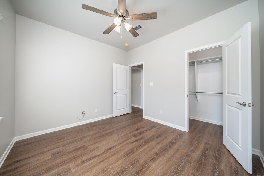 More Photos Of 102 & 106 Cheyenne St, Hot Springs National Park Apartments For Sale