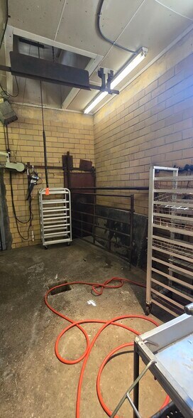 More Photos Of 418 E Washington St, Arma Storefront Retail Residential For Sale