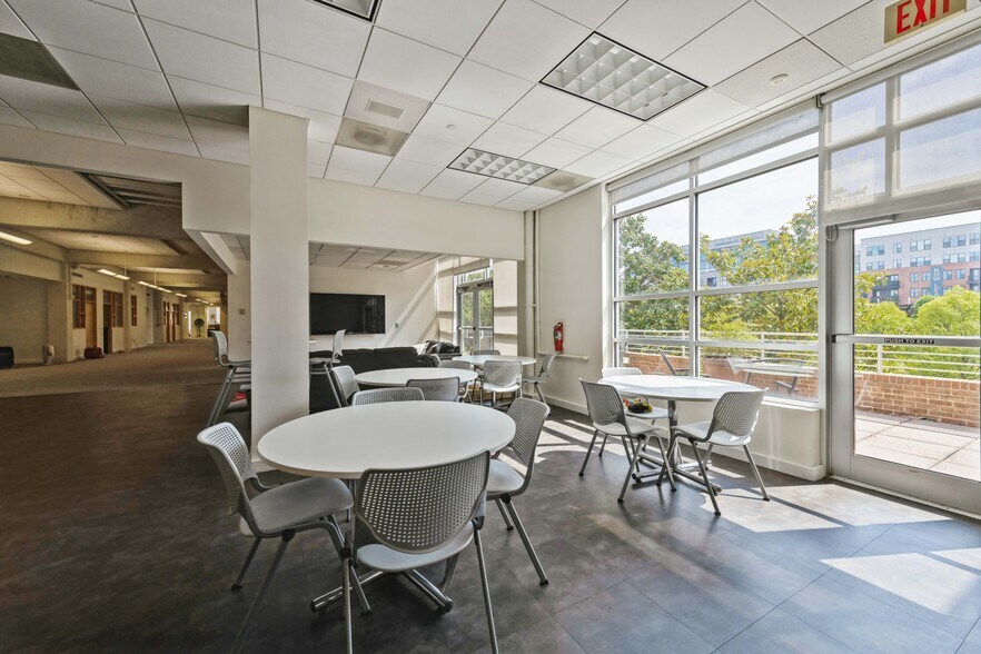 More Photos Of 410 Glenwood Ave, Raleigh Office For Sale