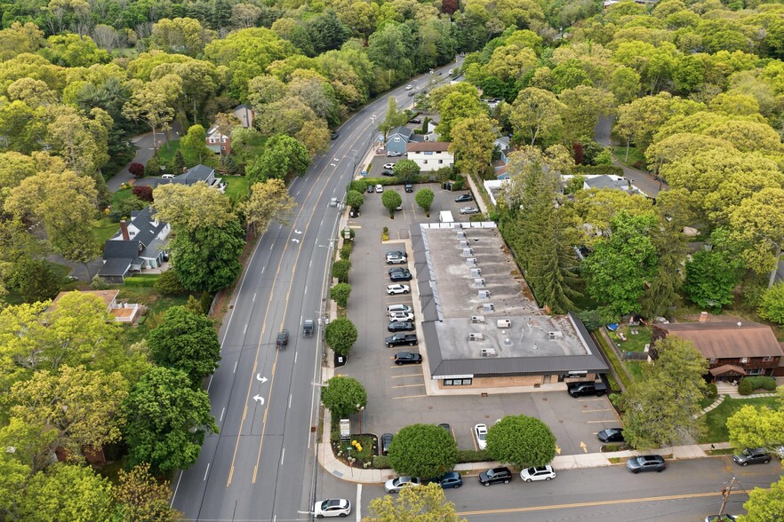 More Photos Of 444 W Jericho Tpke, Huntington Storefront Retail Office For Sale