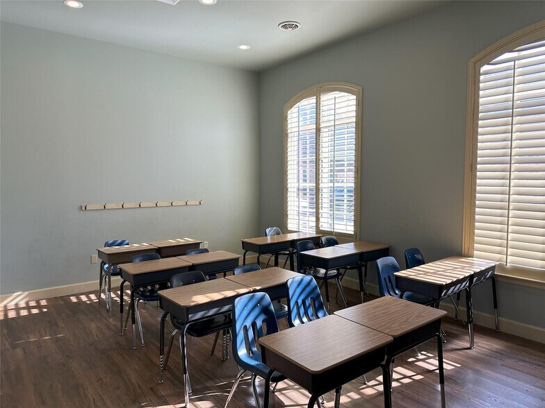 More Photos Of 7700 San Jacinto Pl, Plano Medical For Lease