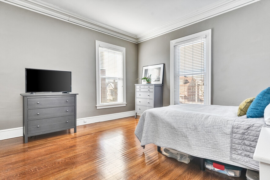 More Photos Of 453 Angell St, Providence Apartments For Sale