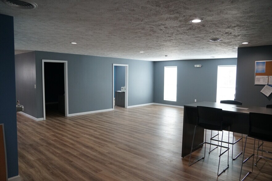 More Photos Of 100 McNeilly Rd, Pittsburgh Light Manufacturing For Sale