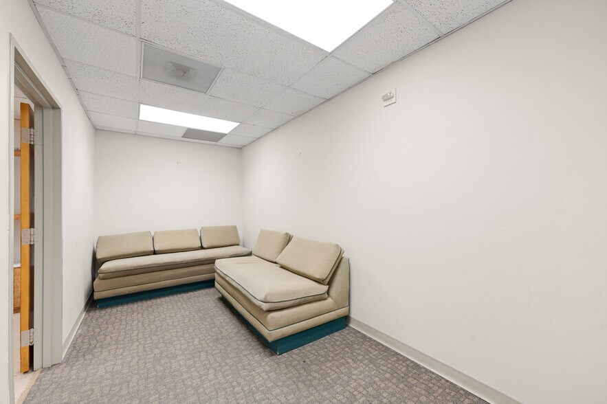 More Photos Of 13414 Medical Complex Dr, Tomball Medical For Sale