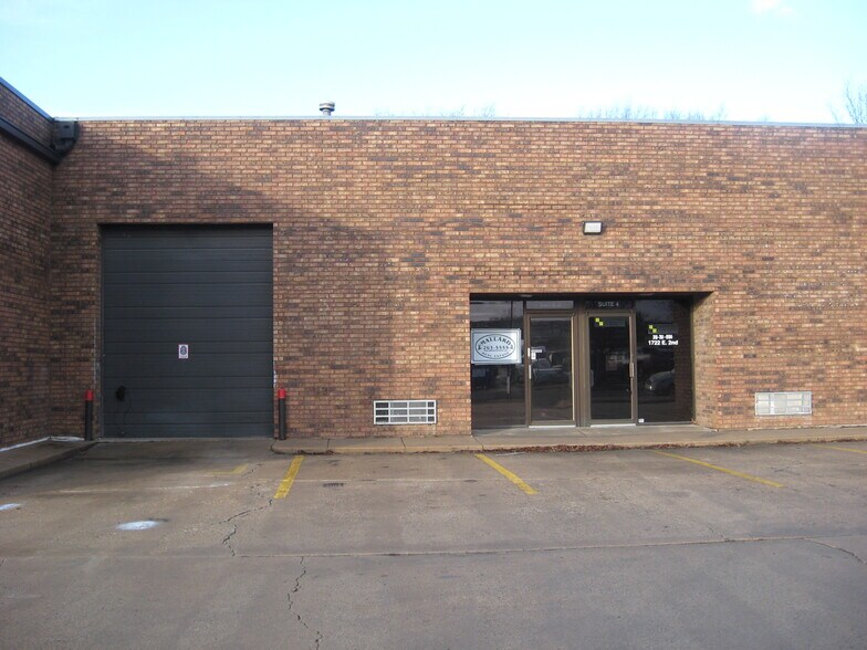 More Photos Of 1722 E 2nd St, Wichita Warehouse For Lease