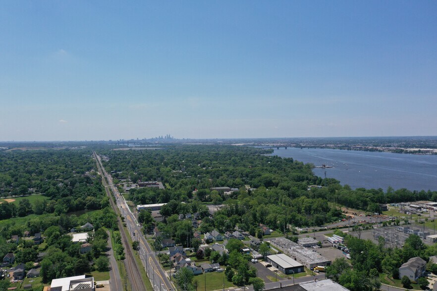 More Photos Of 1600 Bannard St, Cinnaminson Warehouse For Lease